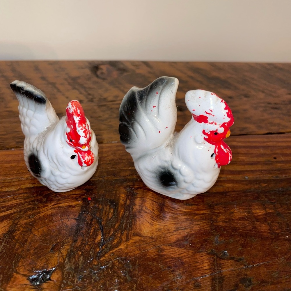 Vintage Chicken Salt and Pepper Shakers Set